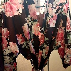 WOW**SALE* New** Floral Kimono Robe